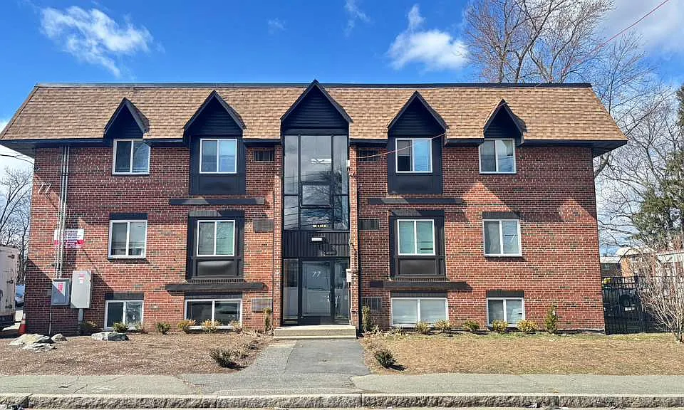 77 Arlington St #8
