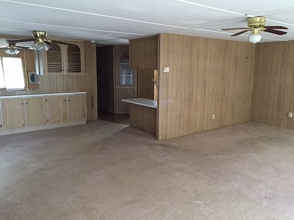 4th image of 26645 Amanda Ave