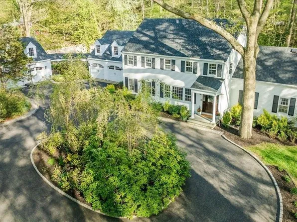 20 Centerport Road, Greenlawn, NY 11740