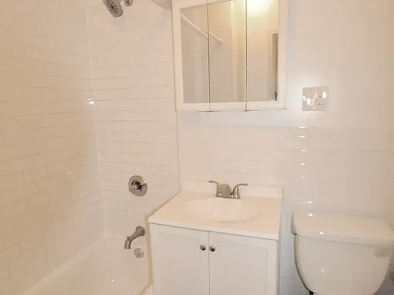 312 W 23rd St #4U — Photo 9