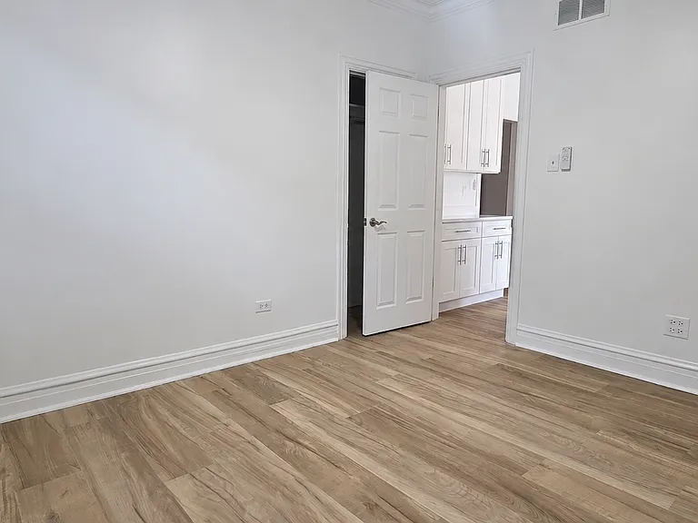 5515 W Grace St — Photo 9
