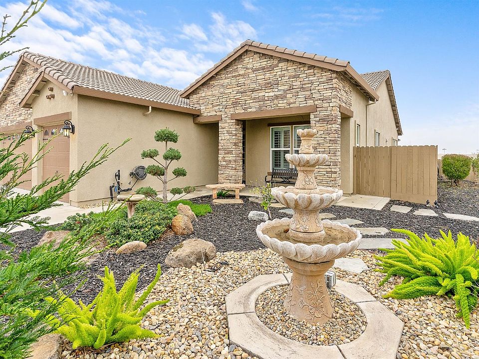 1st image of 2978 Fuchsia Dr