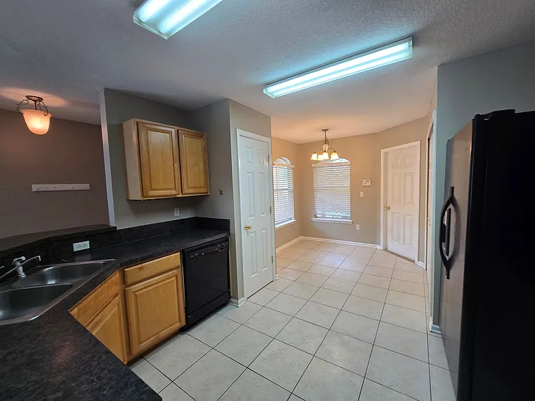 4119 Pebble Brooke Cir — Photo 6