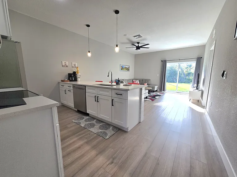 9411 Agate St — Photo 5