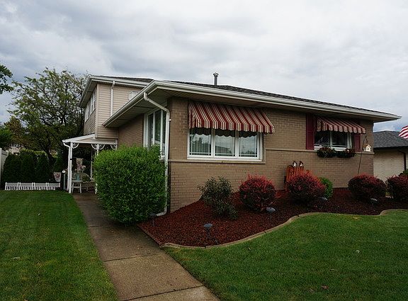 2nd image of 10021 Parke Ave