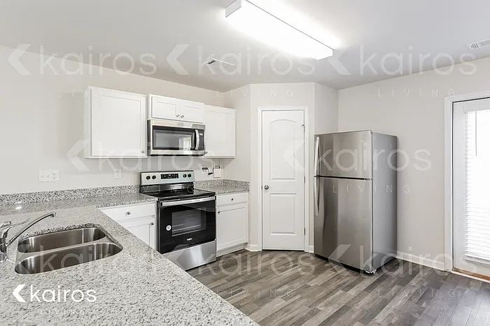 814 Vistamount Path — Photo 5