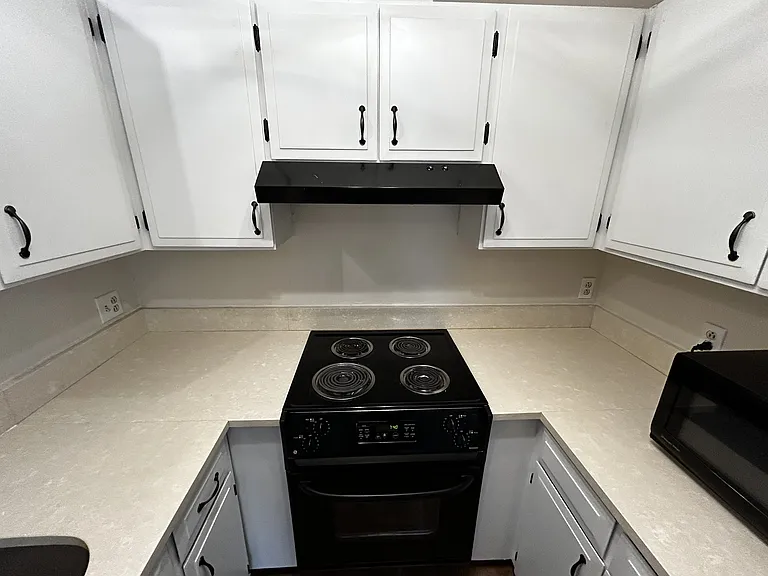 301 Peterson St #305 — Photo 8