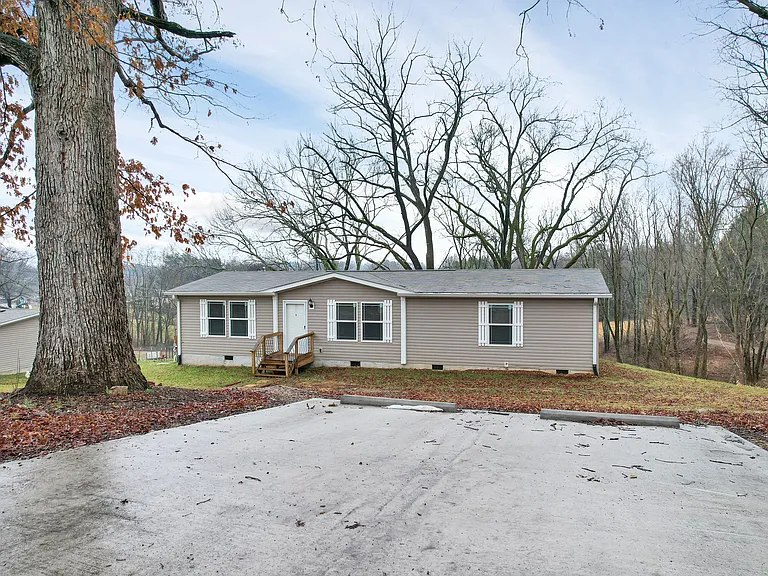 1215 Sweetwater Vonore Rd — Photo 24