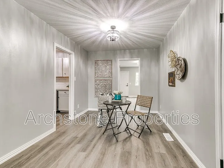 2617 NW 37th St — Photo 23