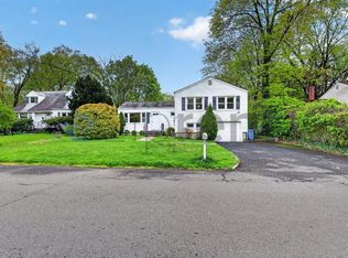 30 Mary Ln, Riverside, CT 06878