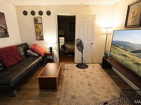 4th image of 112 W Main St #110