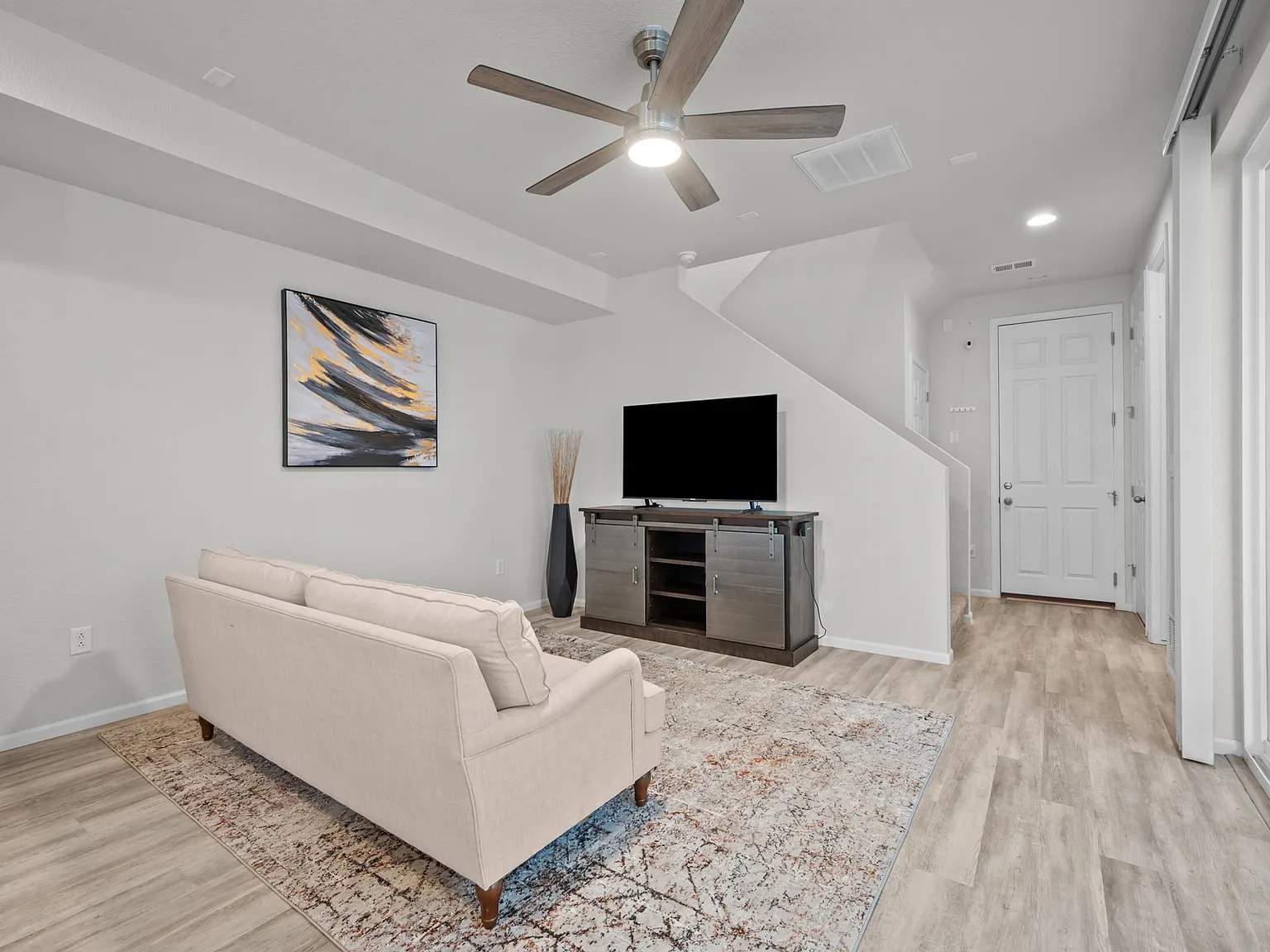 3 bed, 2.5 bath, 1483 sqft, $2,795 — Photo 4
