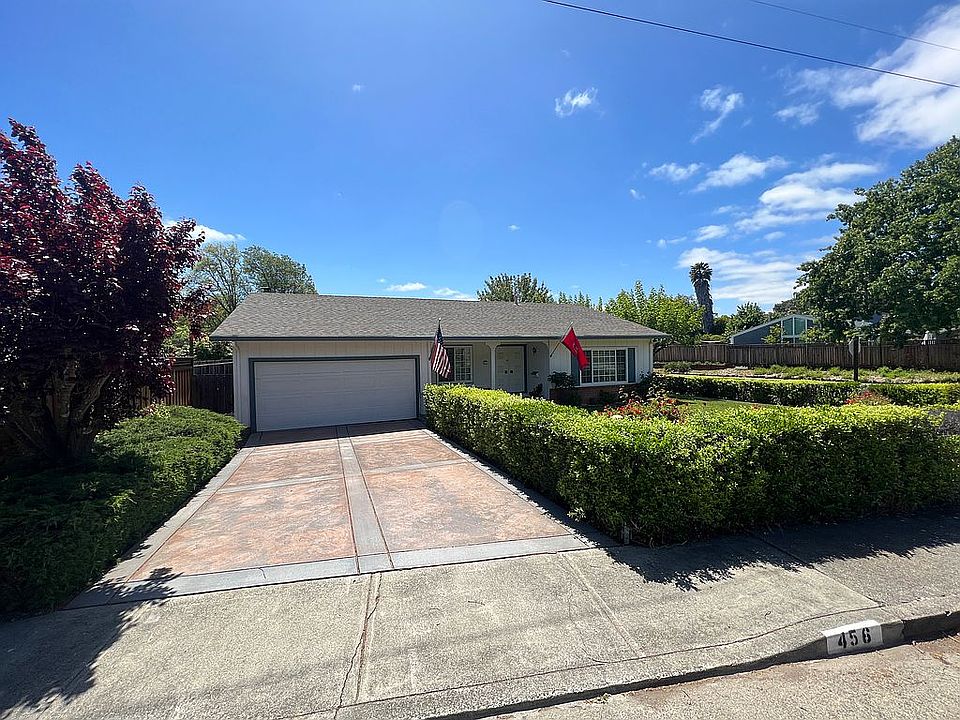 1st image of 456 Estado Way