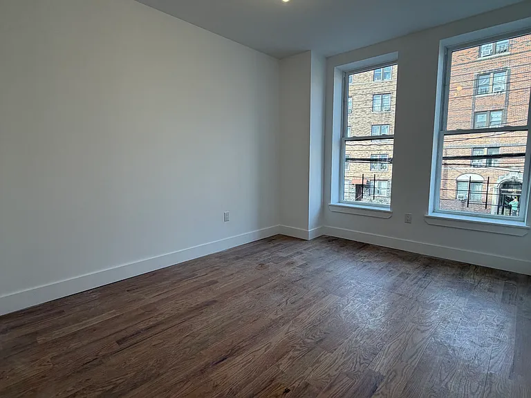 286 Hawthorne Ave #2 — Photo 2