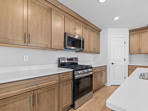 3rd image of 520 Hunter Oaks BOULEVARD #0801
