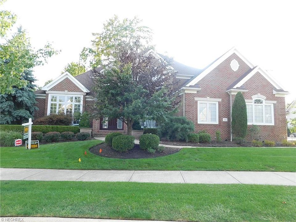 1st image of 366 W Edinburgh Dr