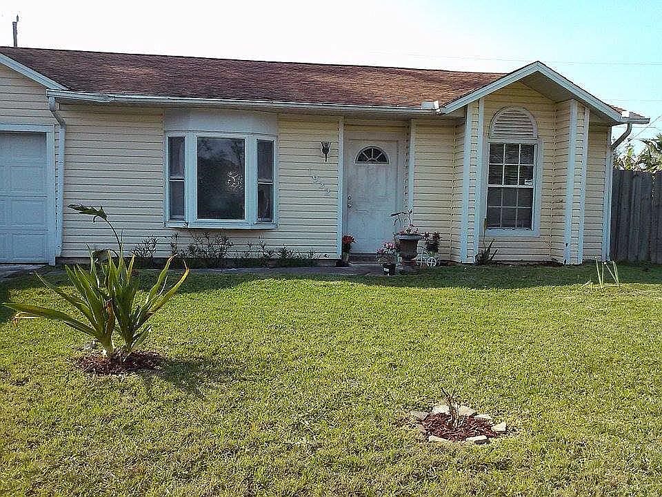 1st image of 1922 SW Saga St
