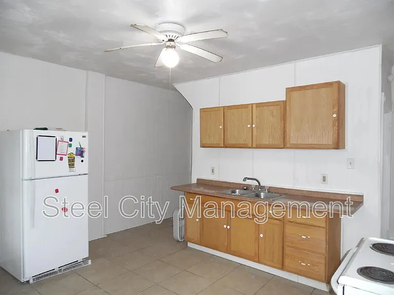 12 Cuyler Ave — Photo 7