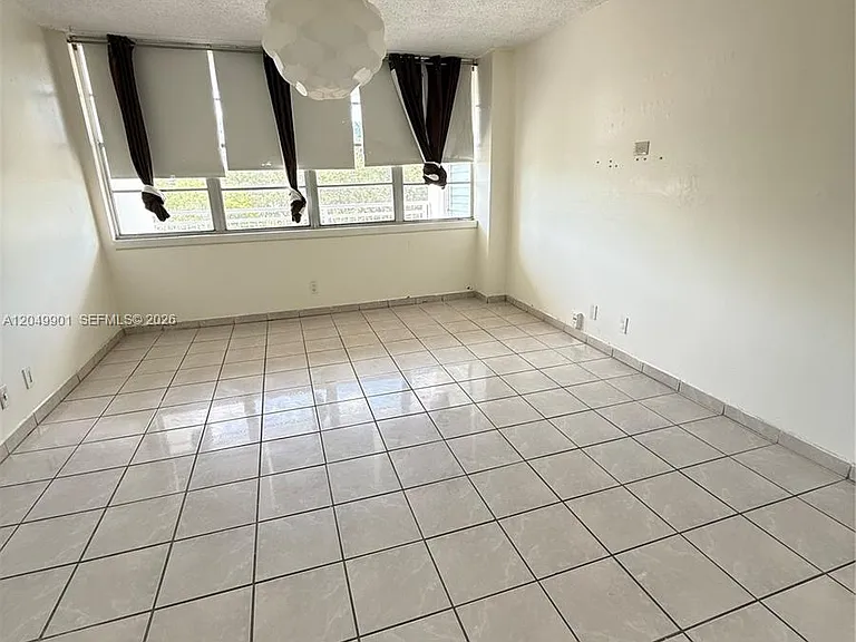 2025 NE 164th St #318 — Photo 10