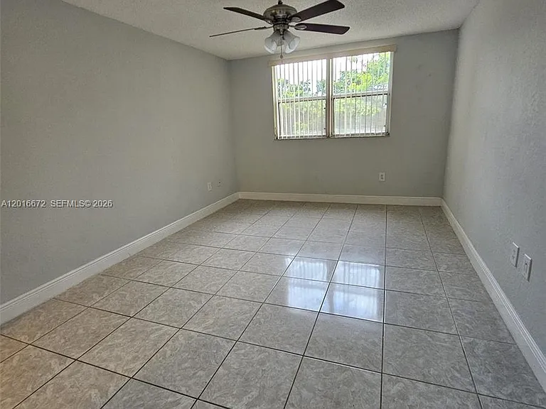 8245 Lake Dr #401 — Photo 8