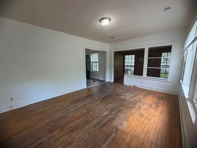 2 bed, 900 sqft, $1,150 — Photo 2