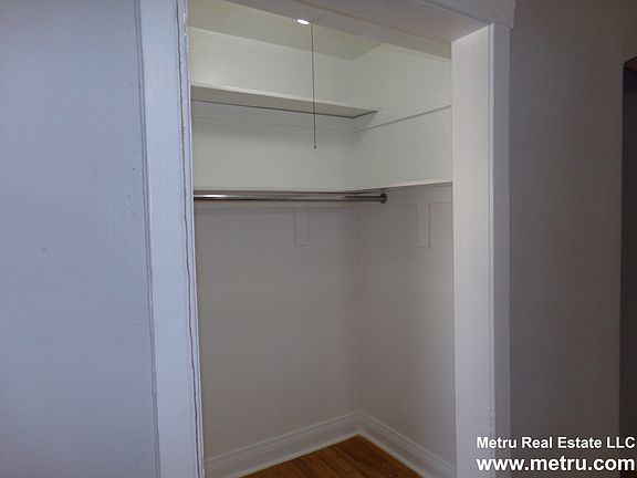 5th image of 6532 N Lakewood Ave APT 9