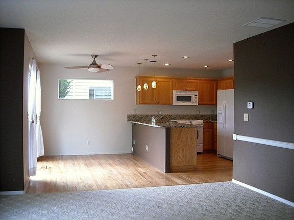 Kitchen and dining area.