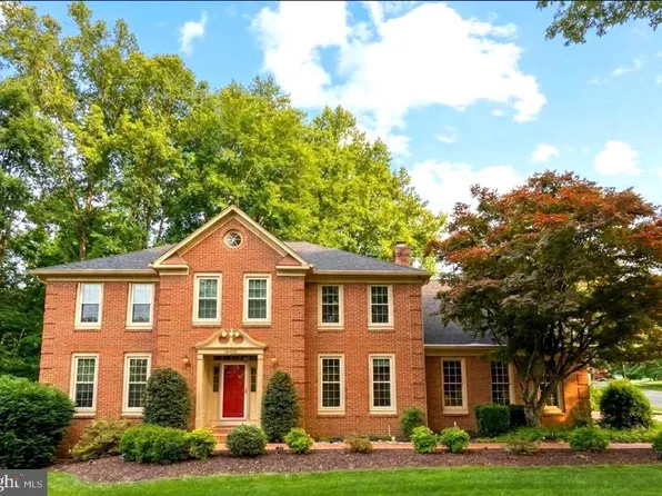 10820 Fieldwood Dr, Fairfax, VA 22030