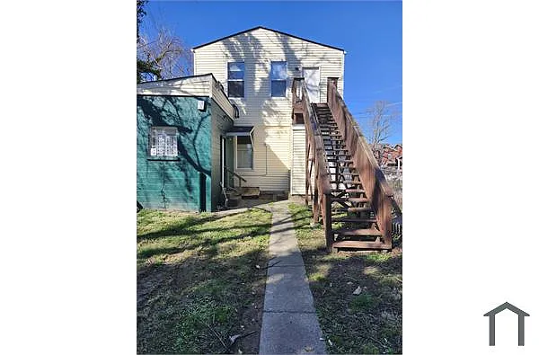 Building Photo - 2408 W Chestnut St #1