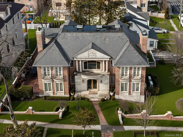 (undisclosed Address), Jamaica, NY 11432