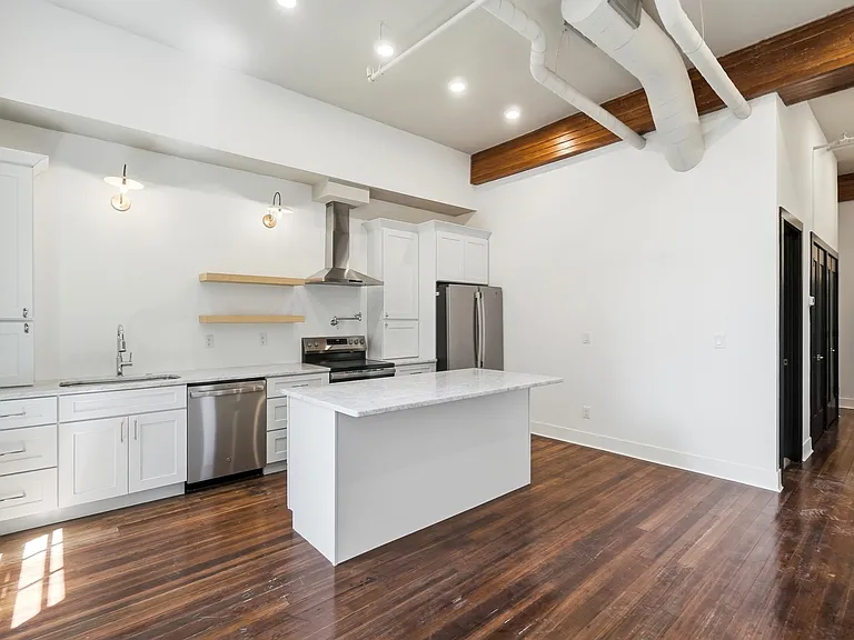 907 Main St #5 — Photo 9