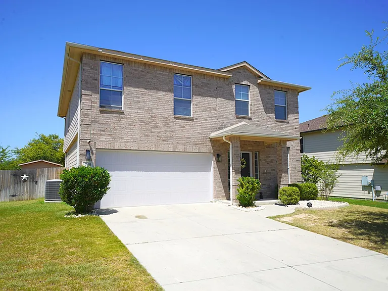 740 Fountain Gate — Photo 4