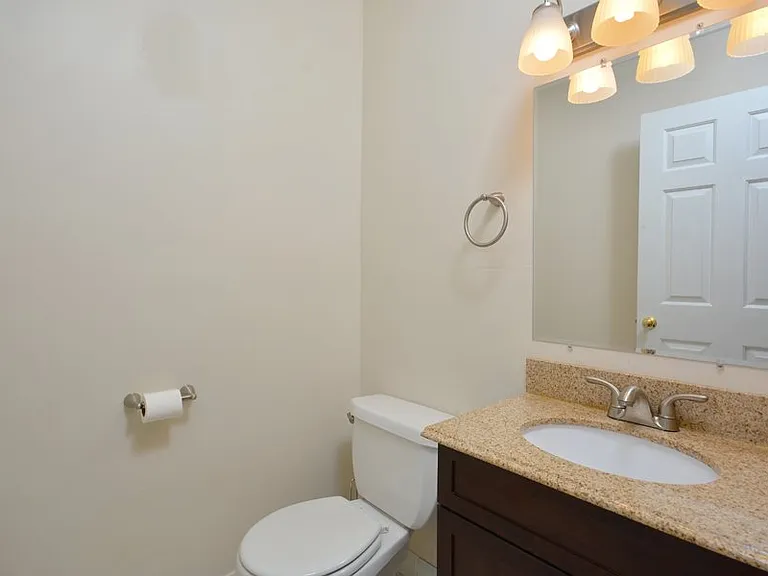 425 Summerwalk Cir — Photo 9