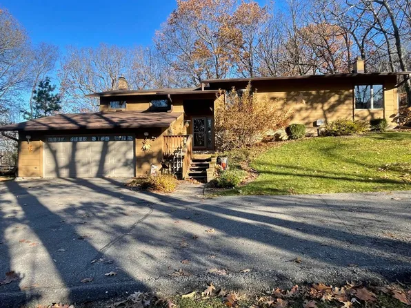 5752 Fox Chase Dr, Hokah, MN 55941