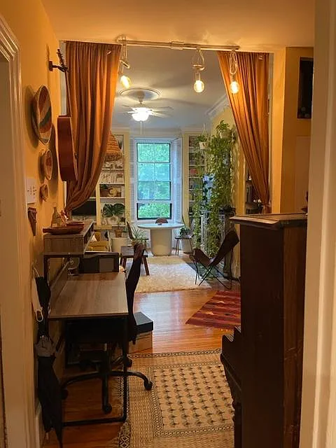 2 bed, 855 sqft, $4,400 — Photo 1