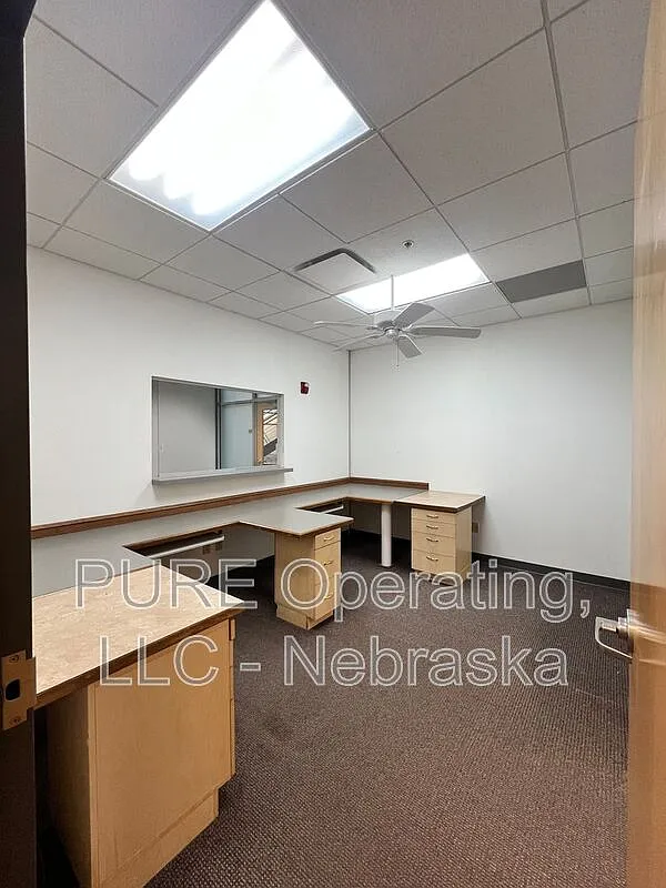 Building Photo - 2401 Lake St #110