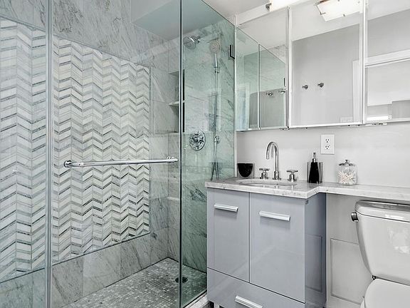 5th image of 340 E 64th St APT 31D