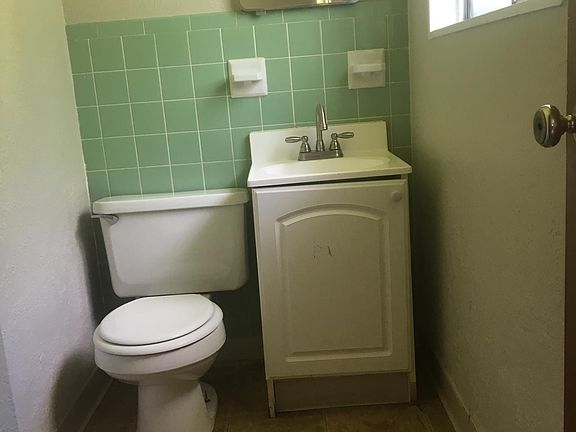 4th image of 9818 Glen Owen Dr