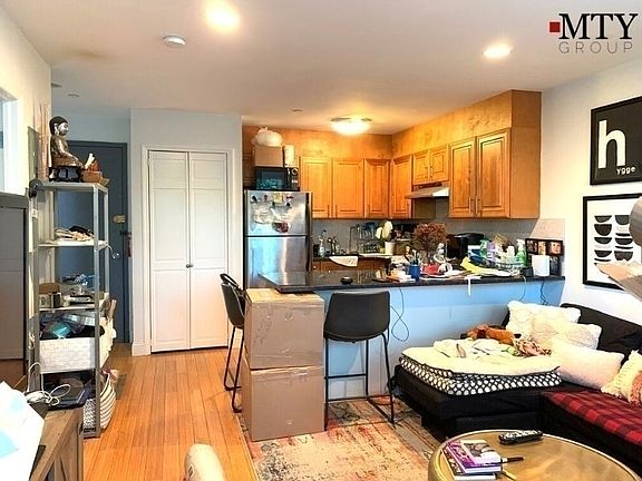 4th image of 5-37 51st Ave #R3