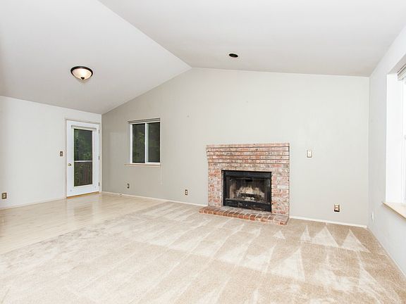 4th image of 7773 NE Harborview Dr