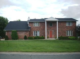 10 Hartfield Ln, Belleville, IL 62221