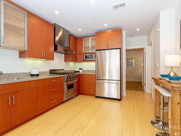 5th image of 1725 Washington St APT 1