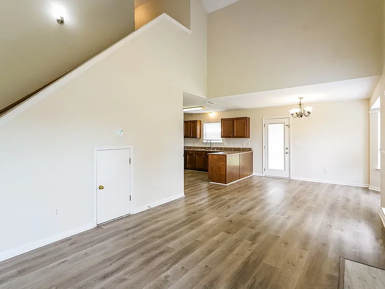 608 Birchbrook Ct — Photo 5