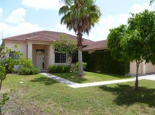 831 Heritage Dr, Weston, FL 33326
