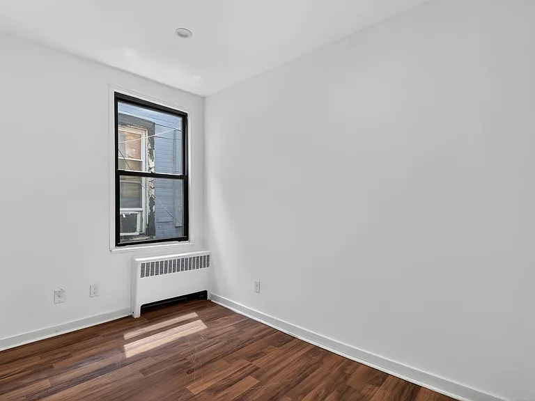353.5 Broadway #2 — Photo 10