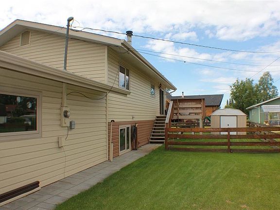 3rd image of 647 Slater Dr