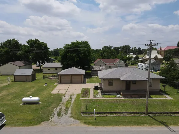 202 E 4th St, Liebenthal, KS 67553