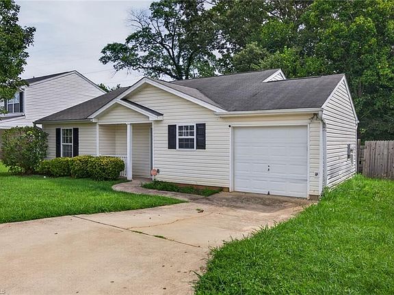 3rd image of 461 Bedford Knoll Dr