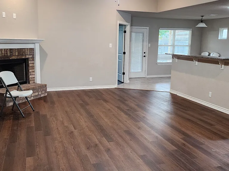 821 Karey Dr — Photo 9