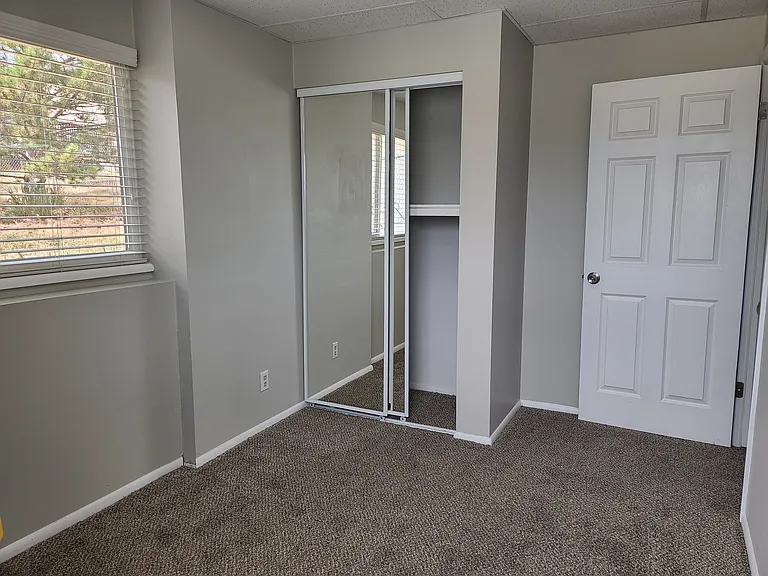 940 W Red Oaks Dr #2 — Photo 28